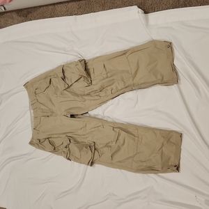 Loose Fit Men's Gap Khaki pants size 36x30